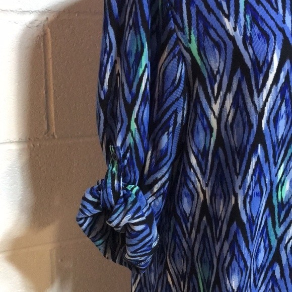 Blue Design L/S or Roll Up Sleeve Blouse Med. - Picture 3 of 7